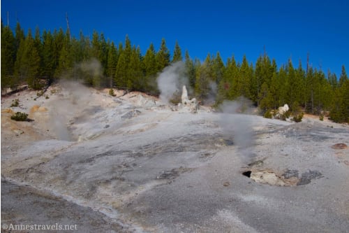 Geothermal features in Monument Basin, 